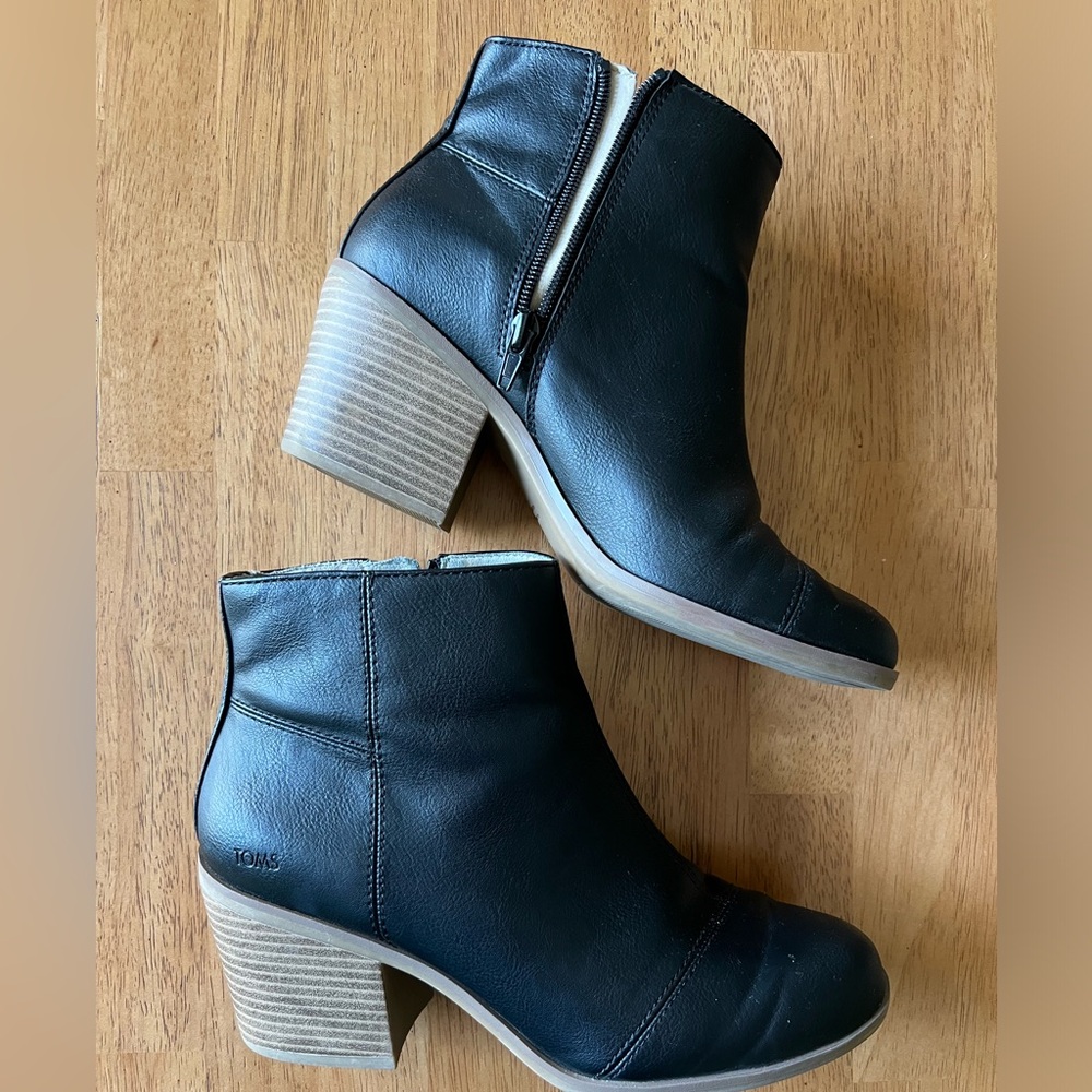 Tom’s Block Heel Bootie - Size 8